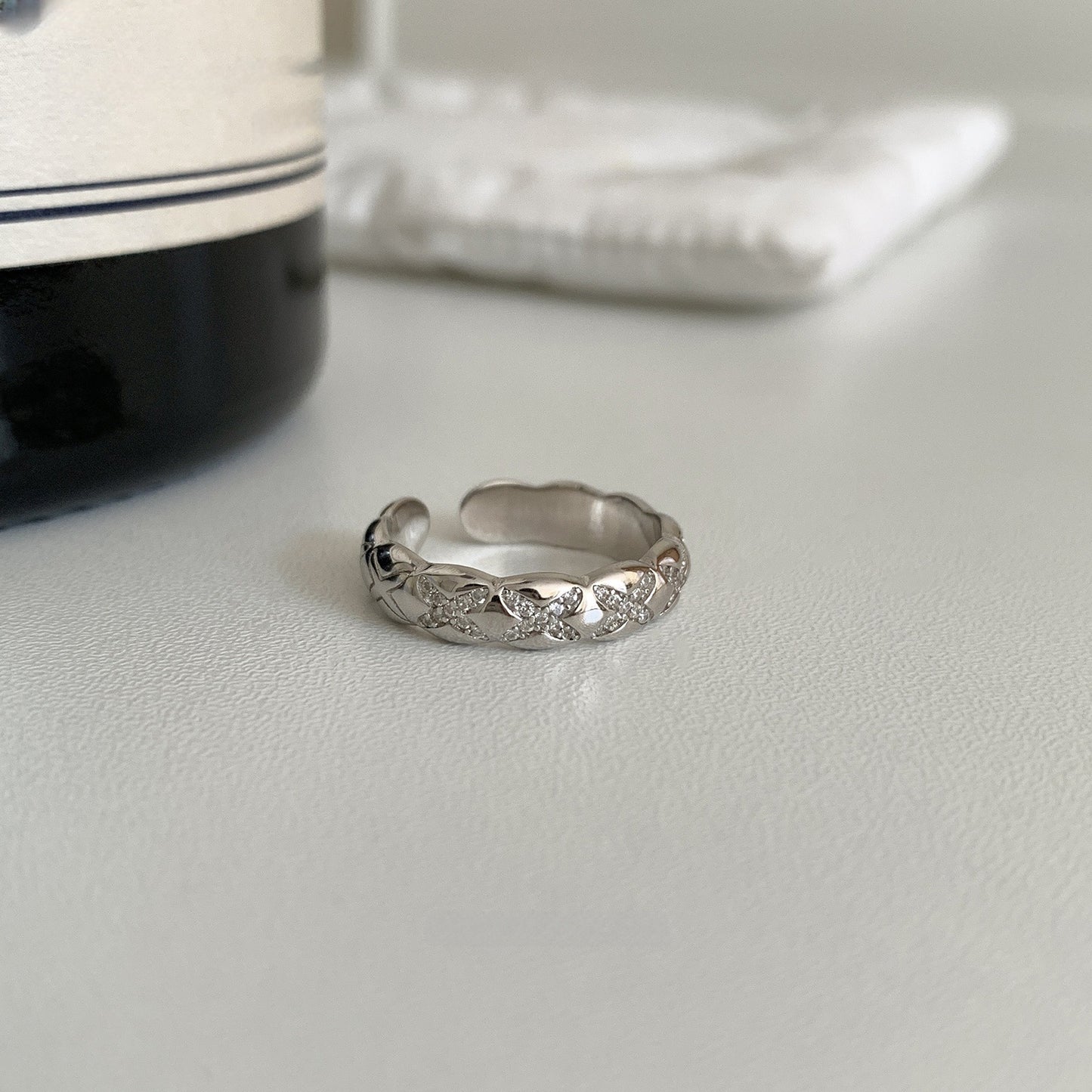 Women's Style Simple Irregular Niche Design Does Not Fade Ring