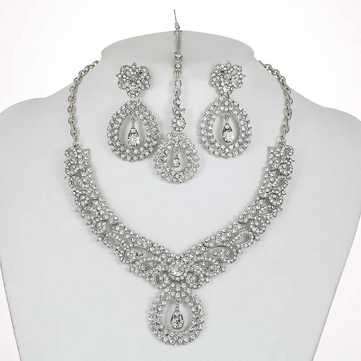 Women's High Profile Retro Luxury Crystal Banquet Formal Necklaces