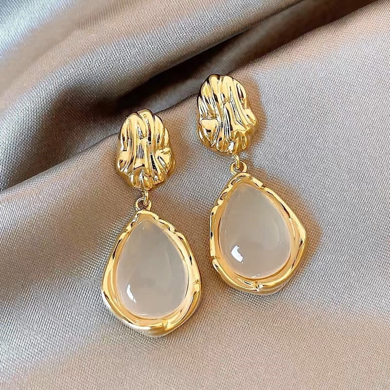 Women's Simple Temperamental Elegant Water Drop Light Luxury Rings