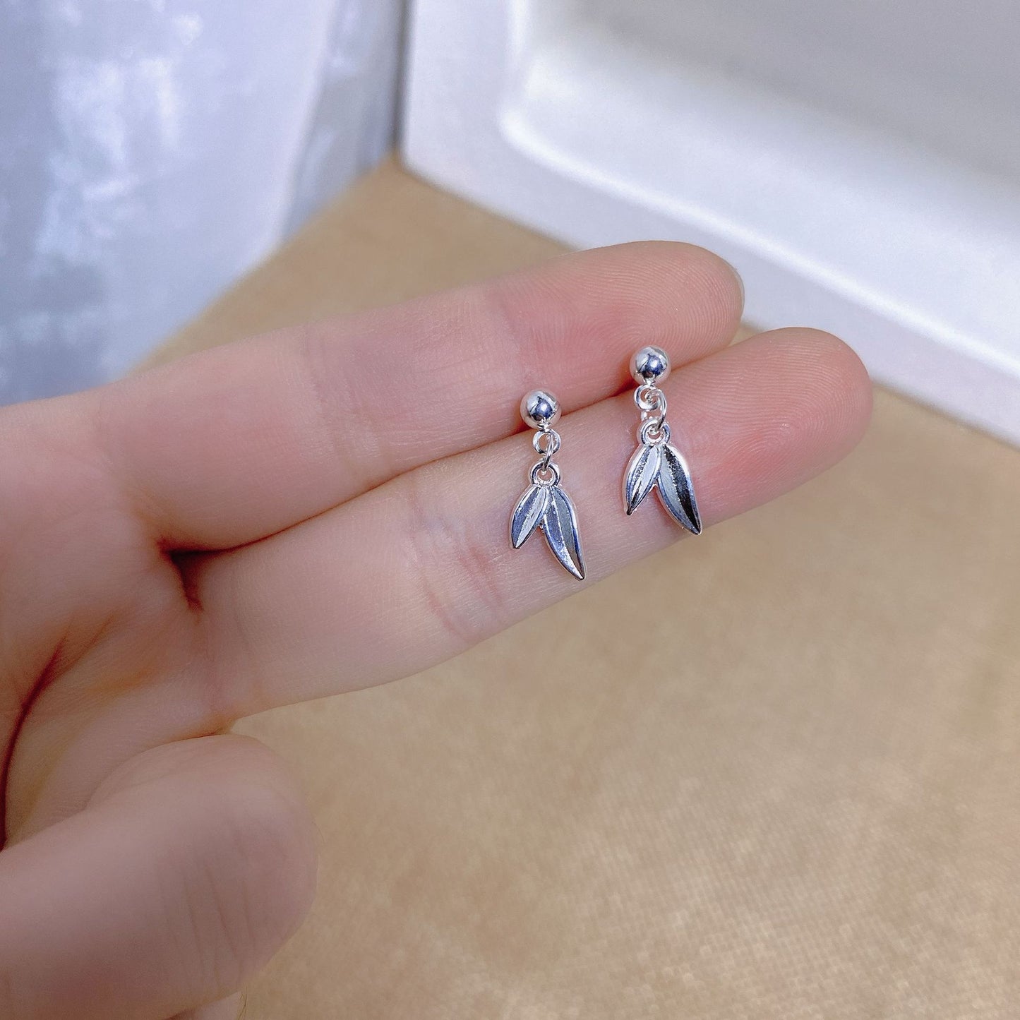 Simple Individually Packaged Exquisite Sier Bow Stud Earrings