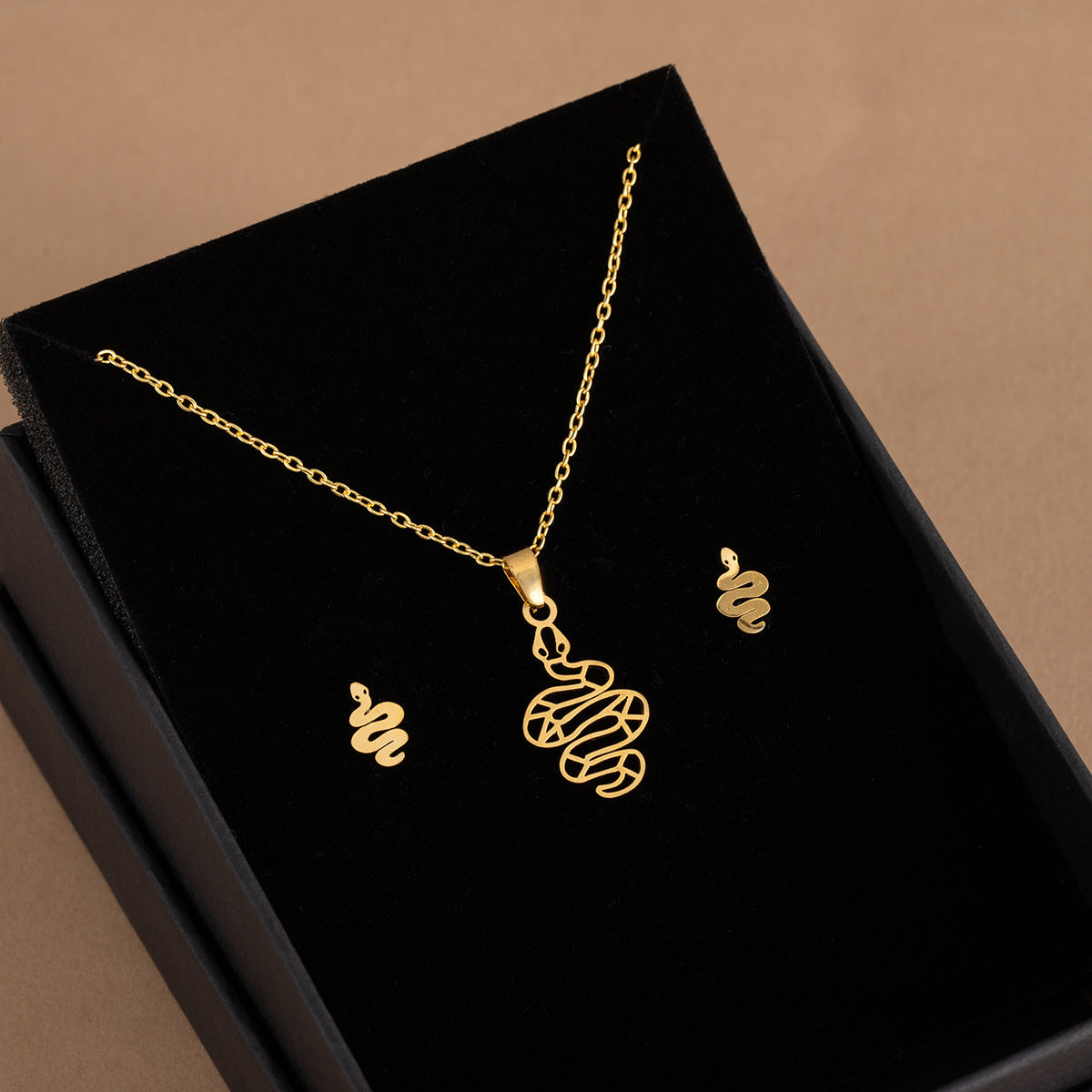 Stainless Steel Design Fashion Suit Metal Style Geometric Heart Necklaces