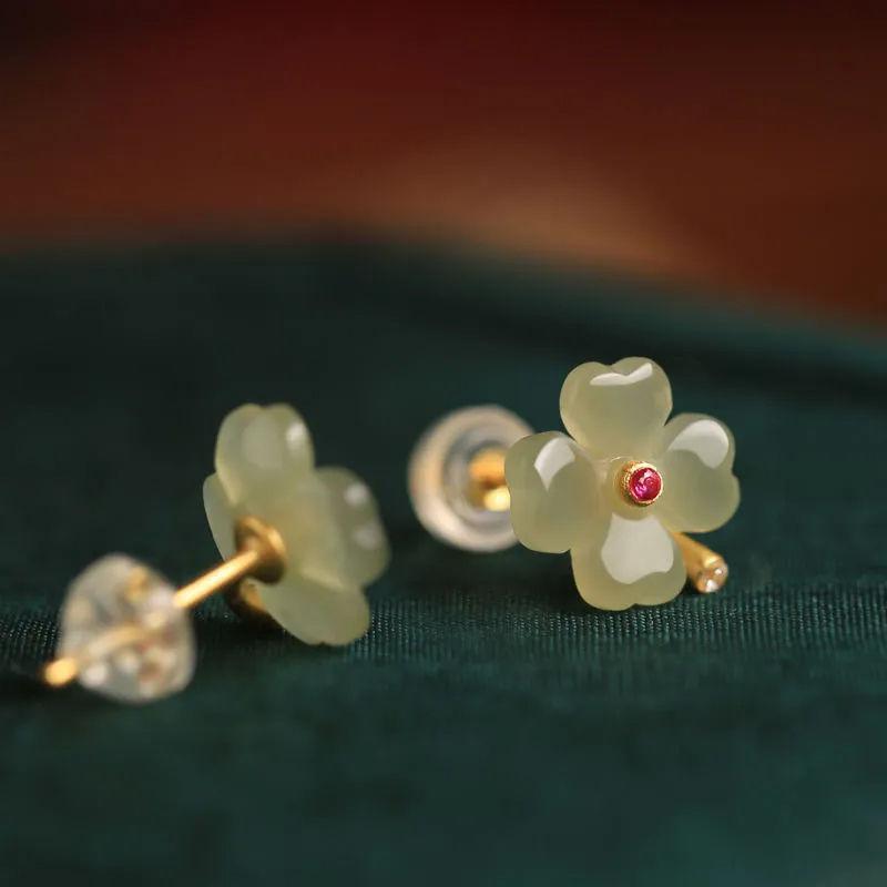 Women's Elegant Green Grass High-grade Flower Ancient Style Light Luxury Birthday Stud Earrings