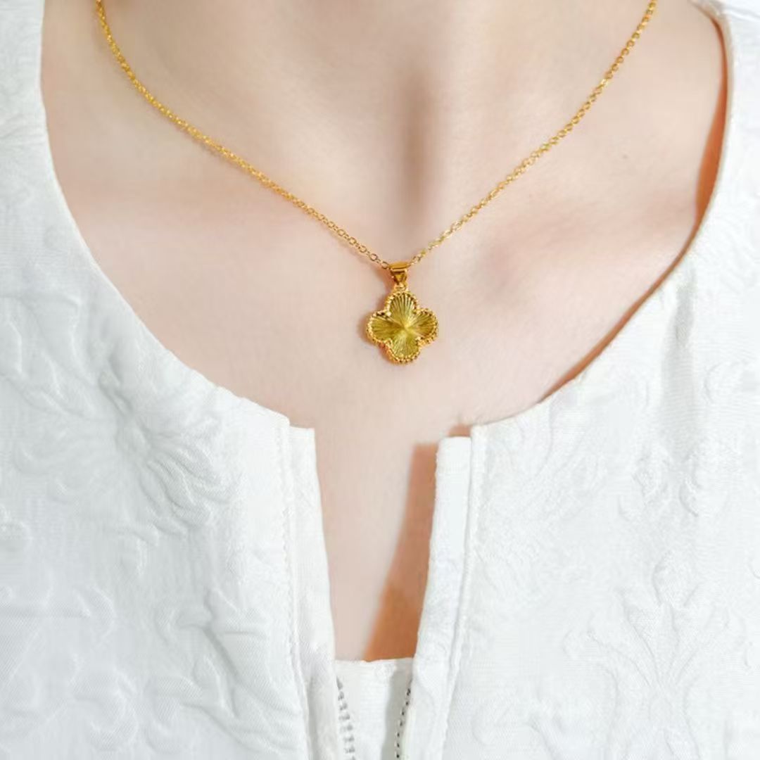 Women's Sand Gold Clover Light Luxury Exquisite High Texture Necklace