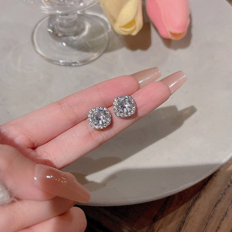 Diamond Square Light Luxury Temperament Small Sugar Cube High-grade Design Rings