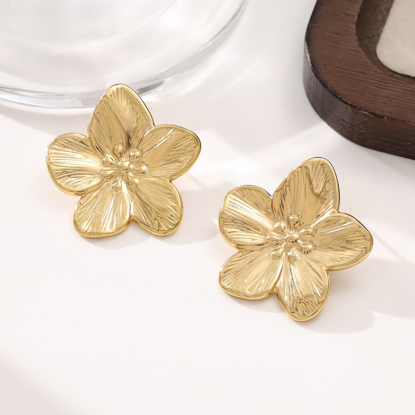 One Large Small Overlapping Stainless Steel Eardrops Gold Rings
