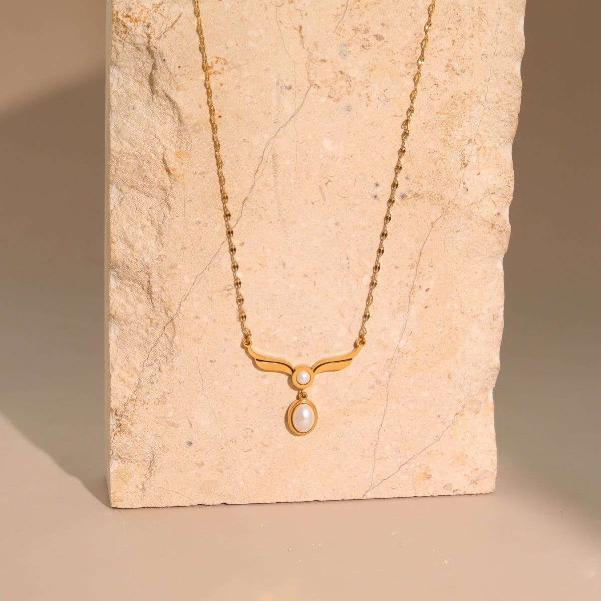 Stainless Steel Delicate Angel Wings Pearl Elegant Retro Temperament Clavicle Necklace