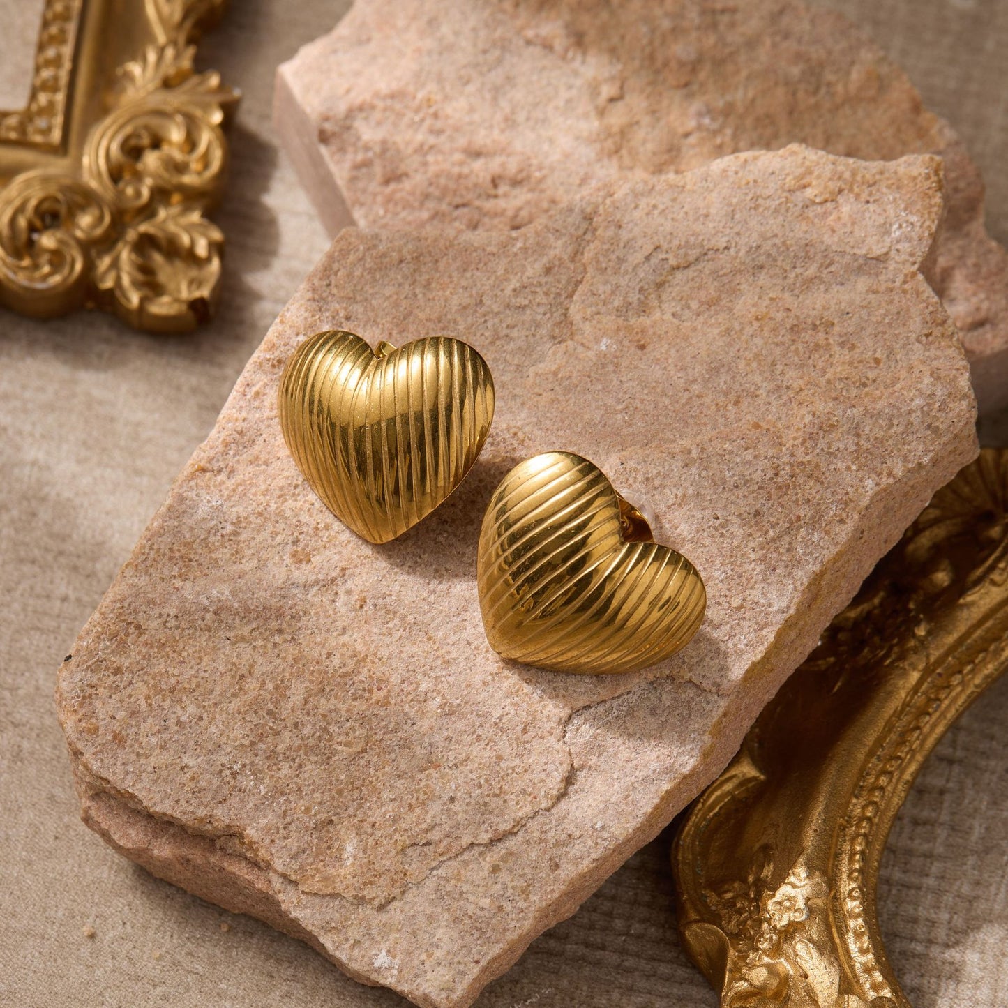 Style Heart-shaped Striped Line Design Casual Fashion Stud Earrings