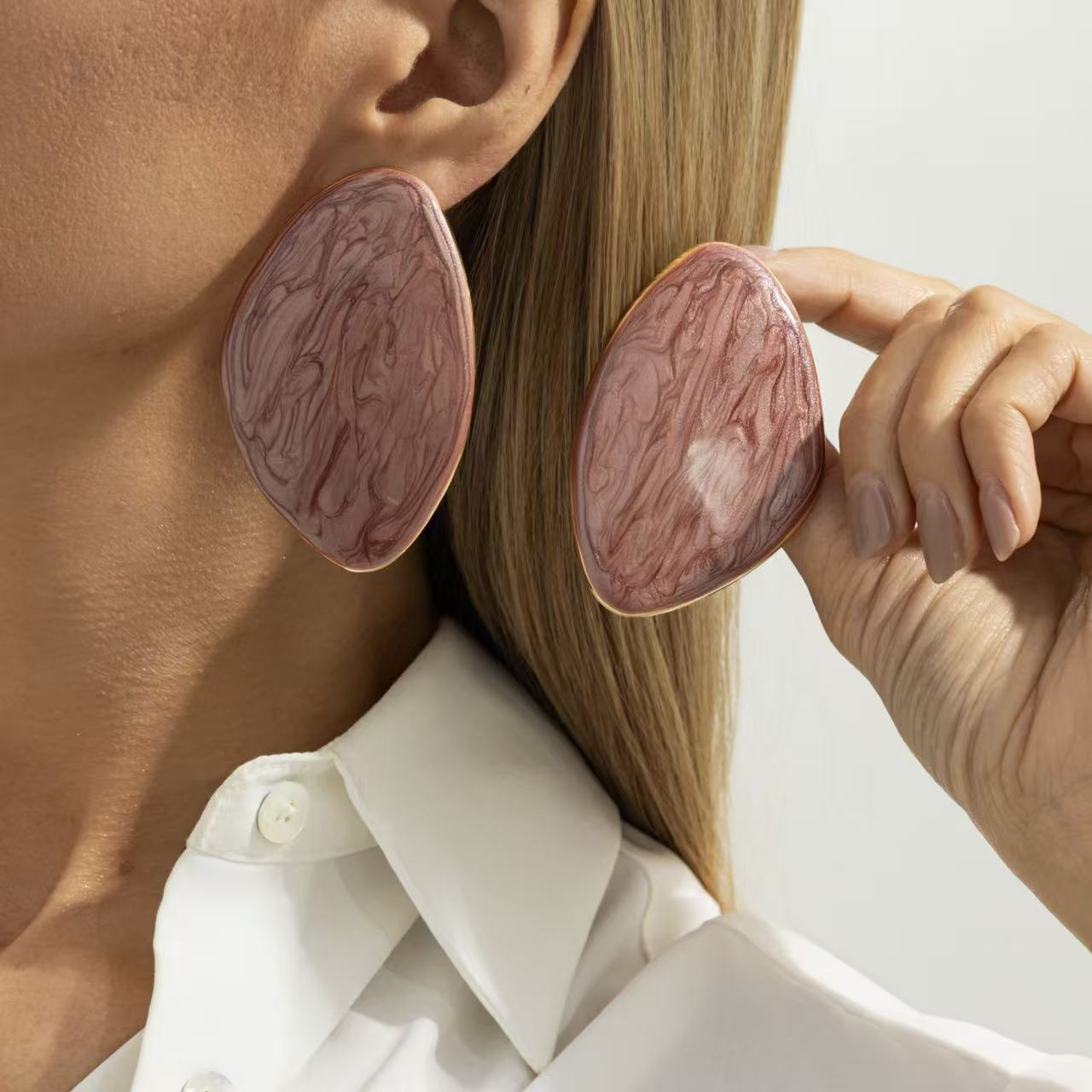 Resin Gemstone Retro Geometric Irregular Pleated Stud Earrings