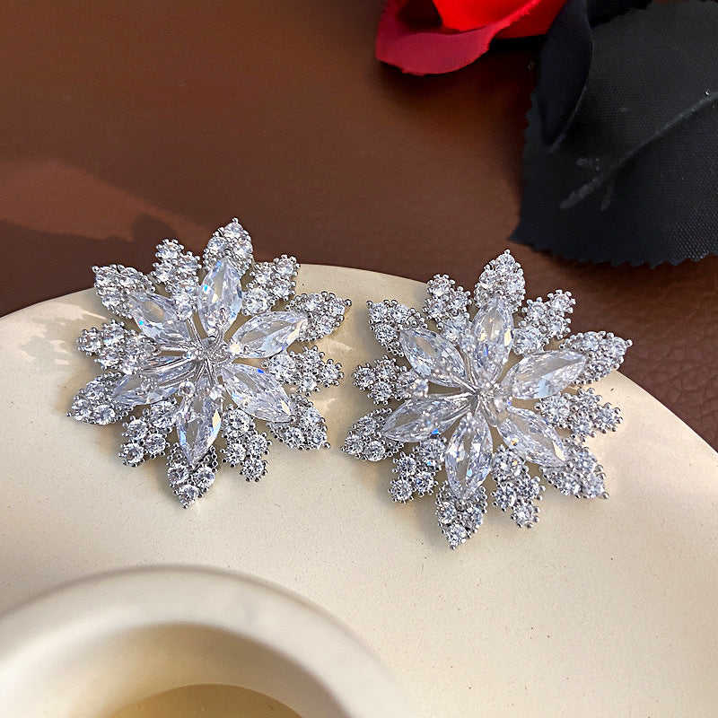 Women's Sier Needle Flower Color Zircon Mori Sweet Fashion Earrings