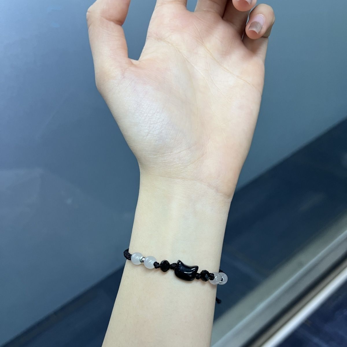 White Exquisite Niche Woven Life Carrying Bracelet