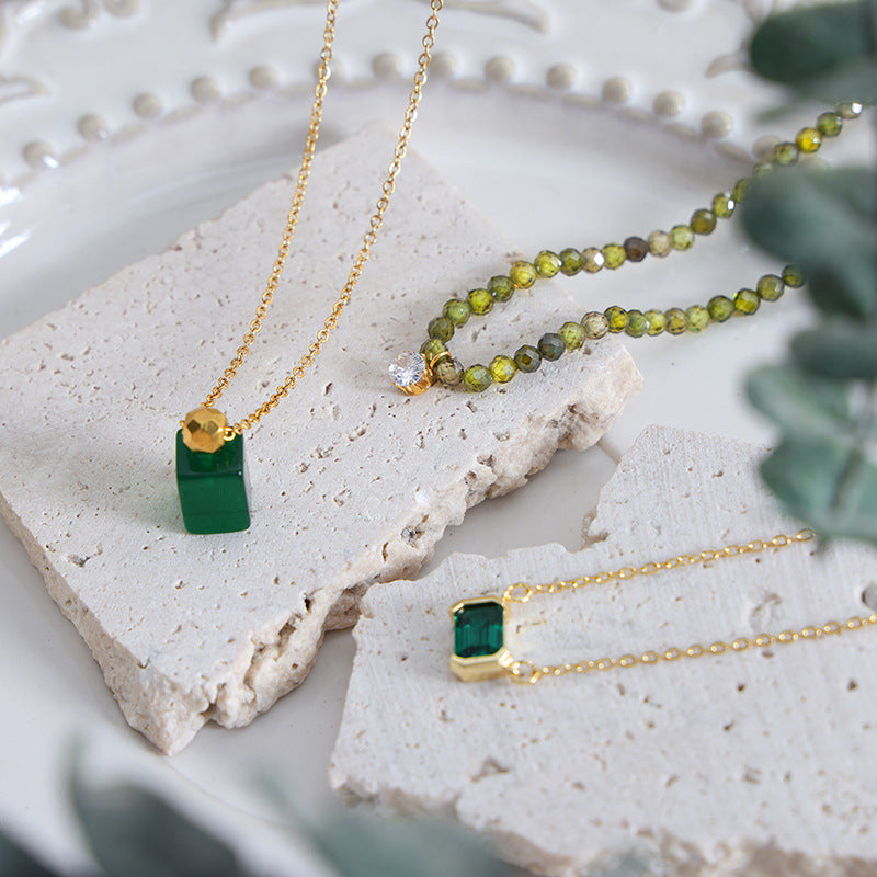 Elegant Inlaid Design Green Minimalist Titanium Necklaces