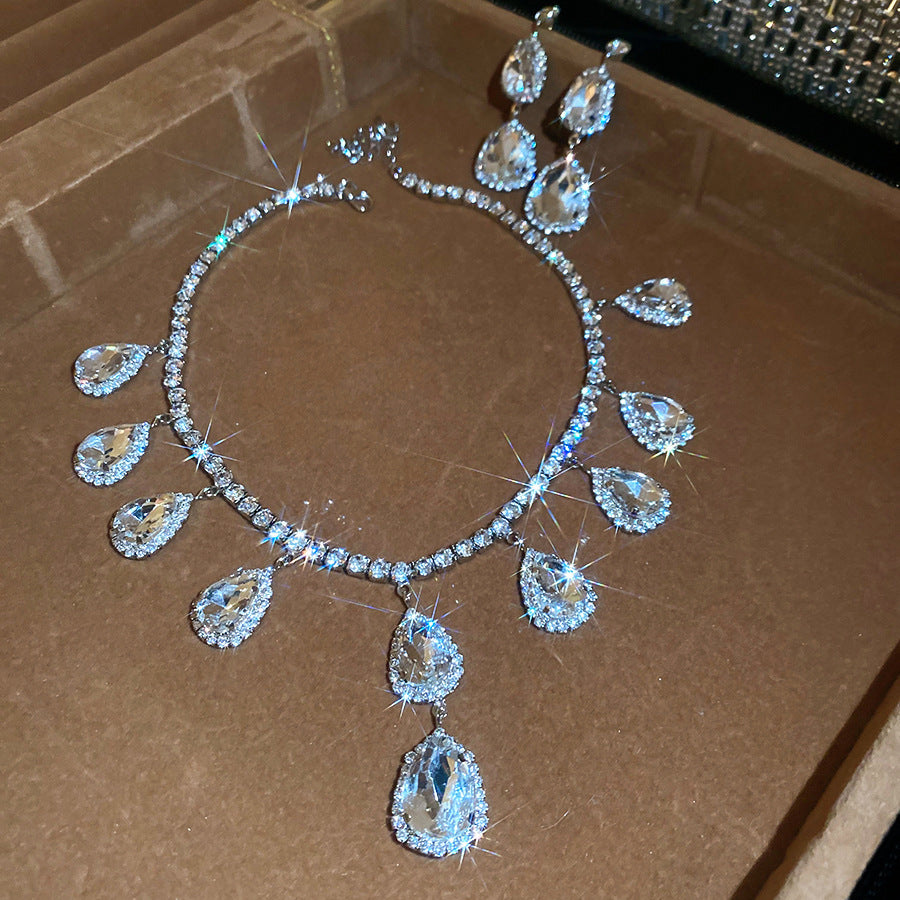 Women's Luxury Minority Clavicle Chain Palace Style Jewelry Set