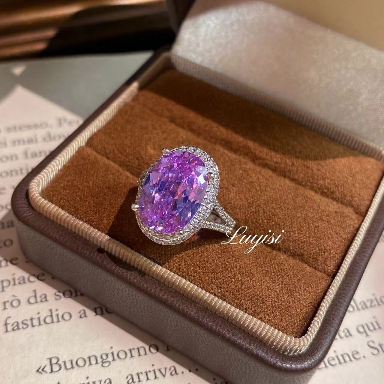 Egg-shaped Aquamarine Female Shang Hao Inlaid High Carbon Stone Rings