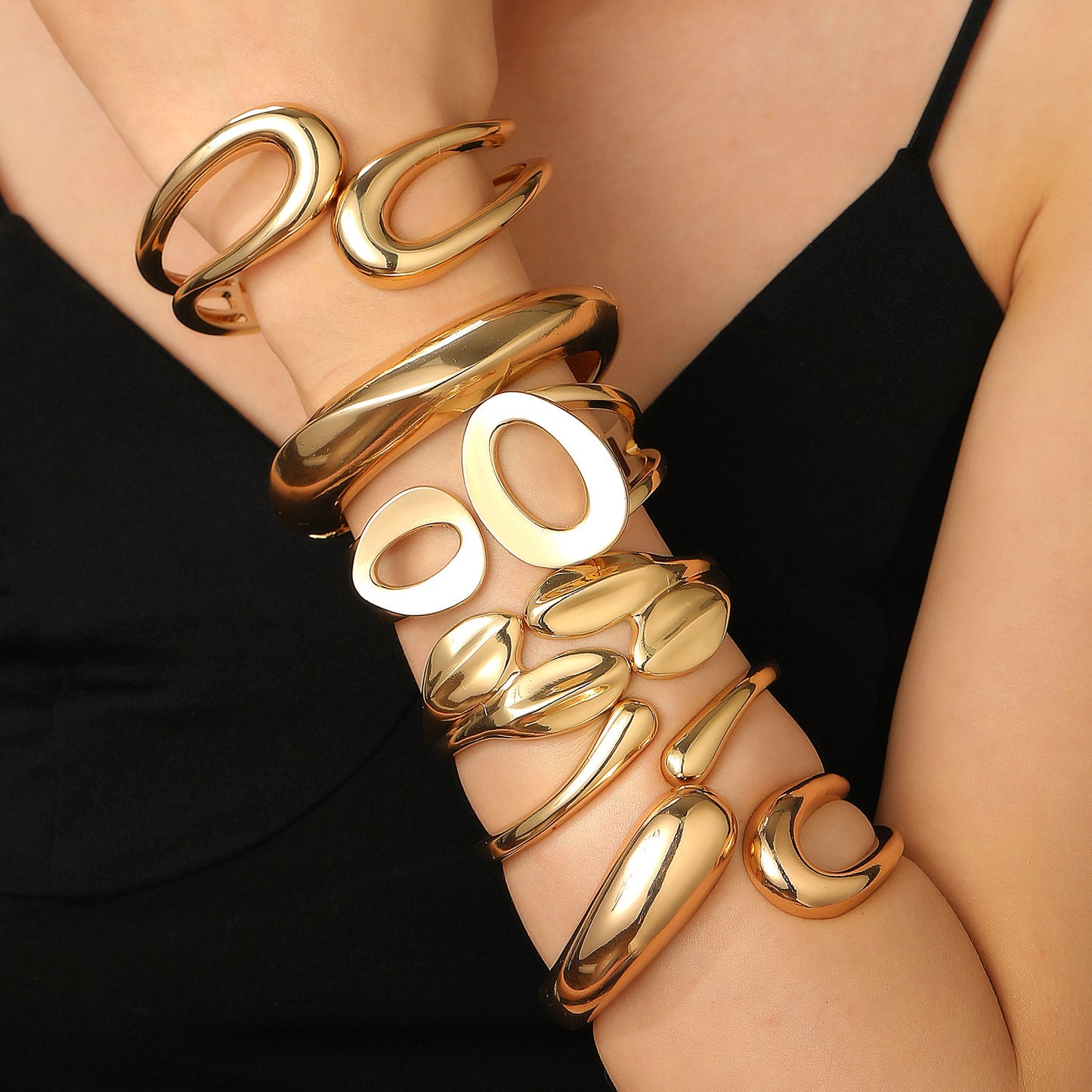 Exaggerated Irregular Glossy Design Sense Geometric Bracelets