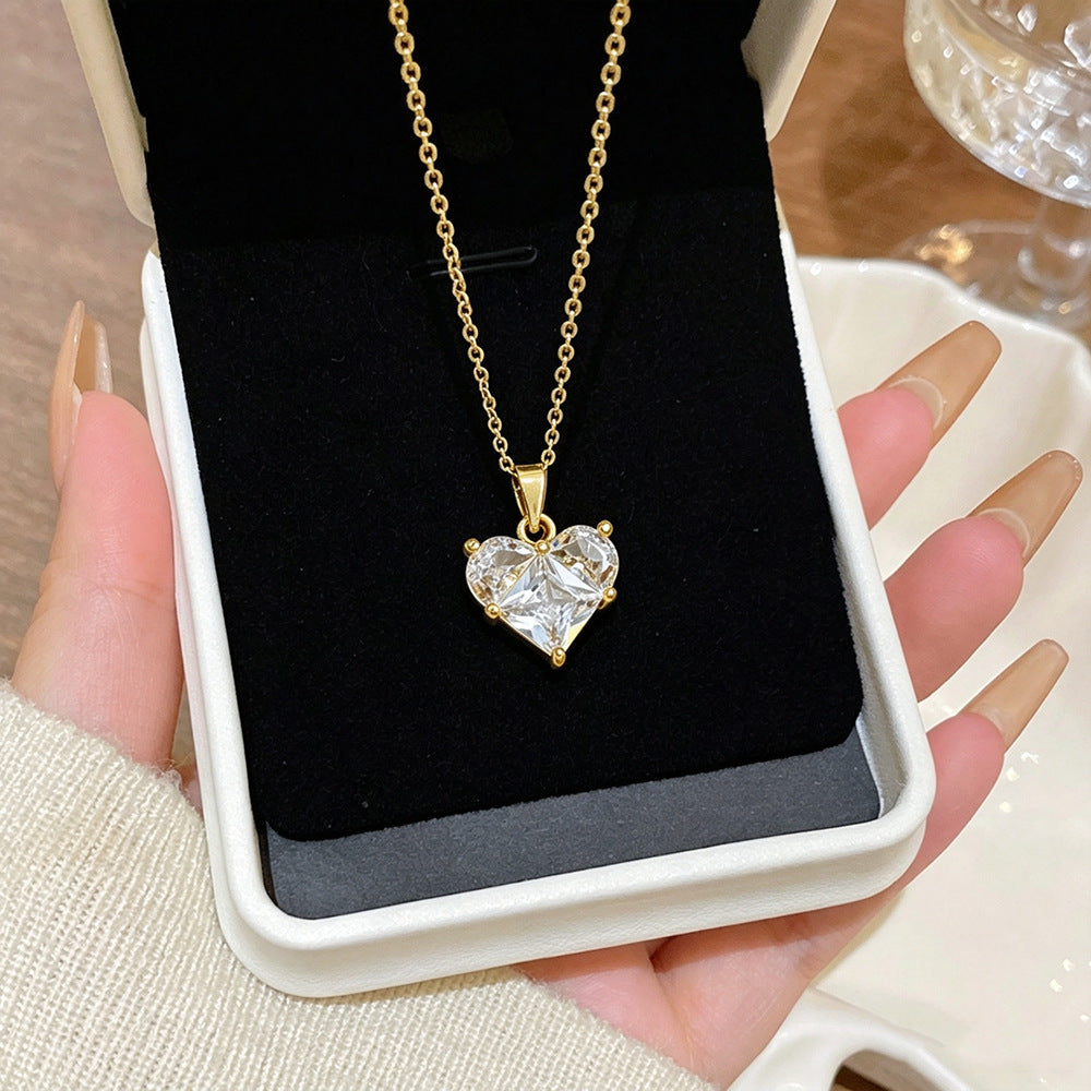 Women's Love Titanium Steel Fashion Exquisite Peach Heart Clavicle Chain Special Necklaces