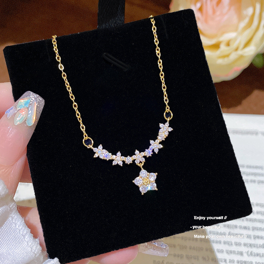 Exquisite Star For Light Design Clavicle Necklace