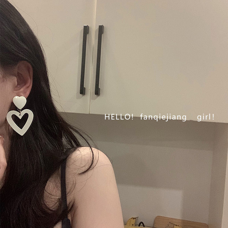 Women's Exaggerated White Big Heart Trendy High Earrings