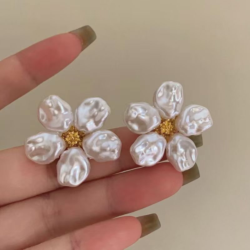 Women's Low Price Light Luxury Premium Temperamental Pearl Eardrops Rings