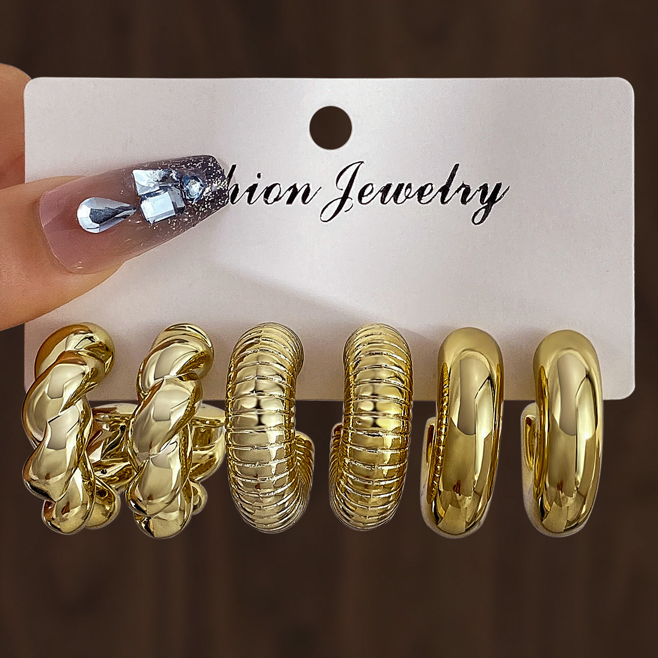 High-grade Golden Fabulous Personality Creative Twist Earrings