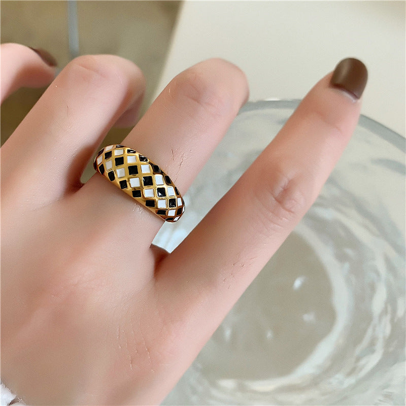 Wind Diamond Plaid Female Titanium Steel Plated Rings