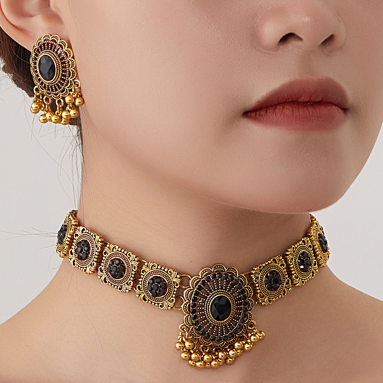 Indian Style Drop-shaped Diamond Beads String Jewelry Set