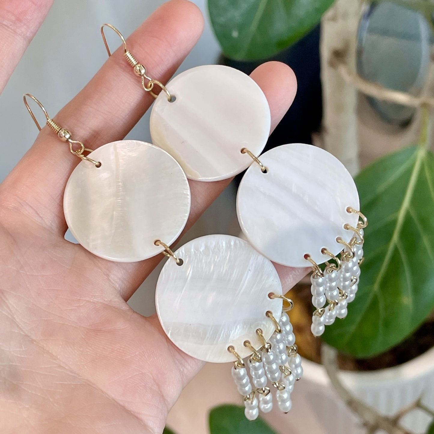 Minority Unique Super Fairy Design Round Mirror Shell Stud Earrings