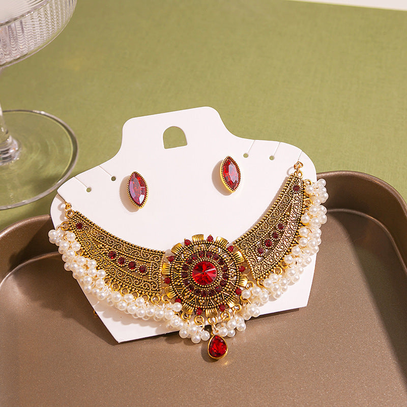 Women's Suite Retro Court French Pearl Water Jewelry Set