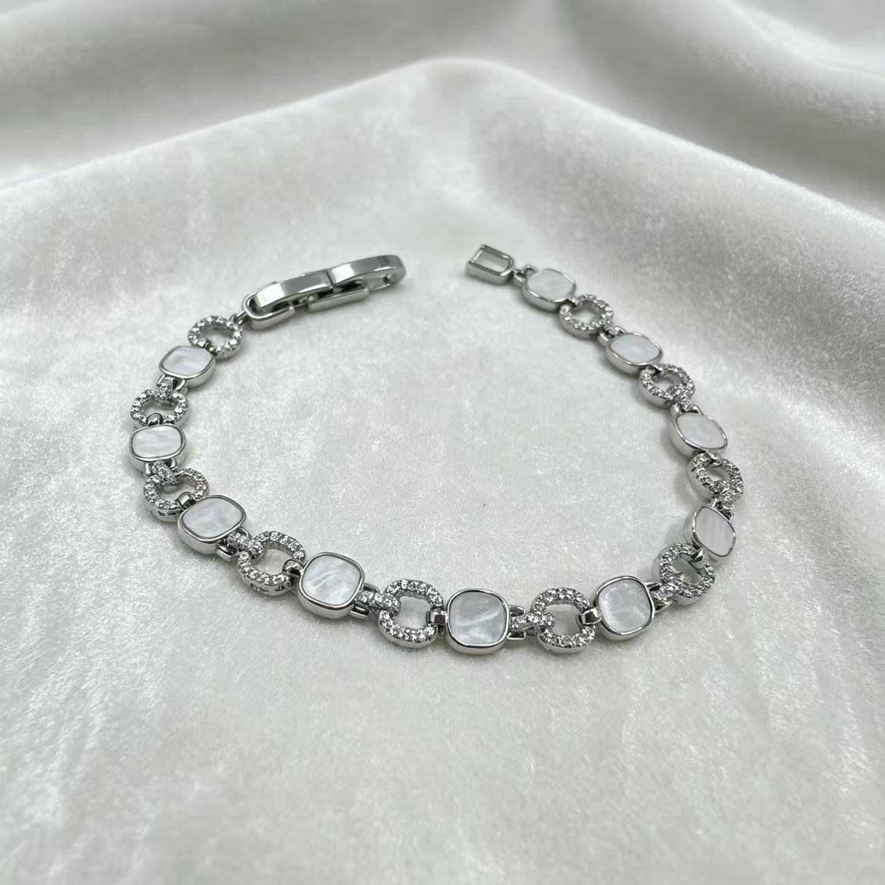 Women's Lux White Shell Full Rhinestone Zircon Sier Bracelets
