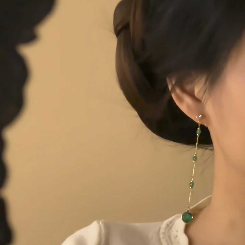 Women's Style Retro Green Water Drop Tassel Light Luxury Minority Elegant Earrings