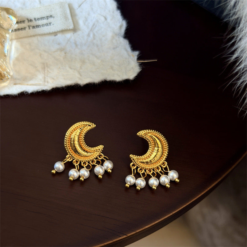Entry Lux Sense Moon Tassel Artificial Pearl Earrings
