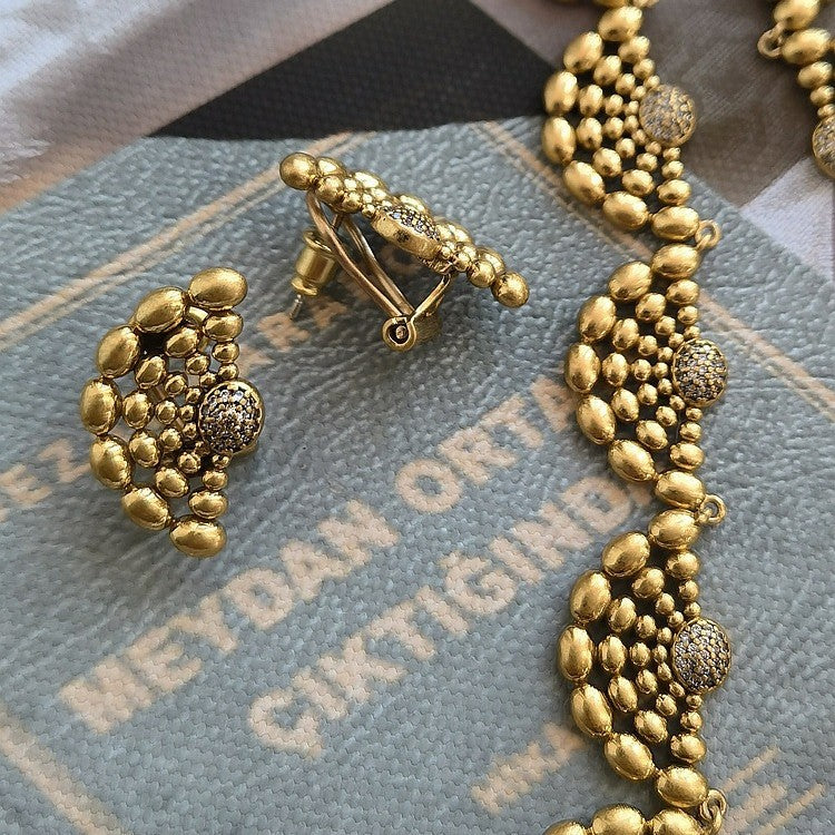 Hollow Round Niche Design Sweater Chain Light Luxury High Necklaces