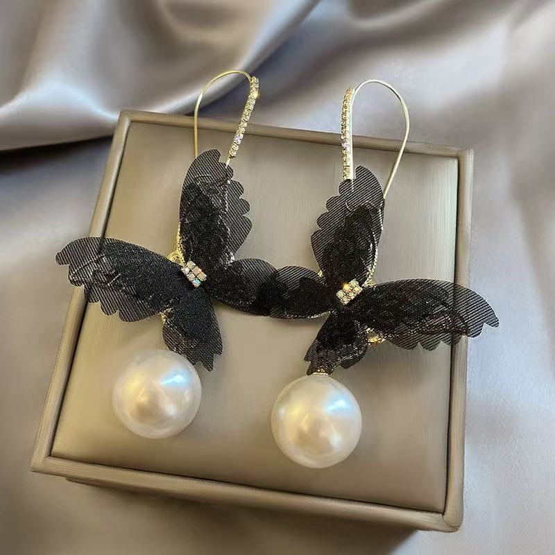 Women's Butterfly Mesh Pearl High-grade Light Luxury Minority Ear Hook