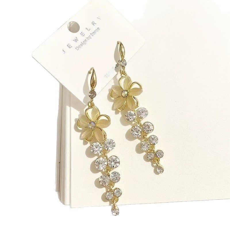 Trendy Temperament Five Petal Flower Design Tassel Earrings