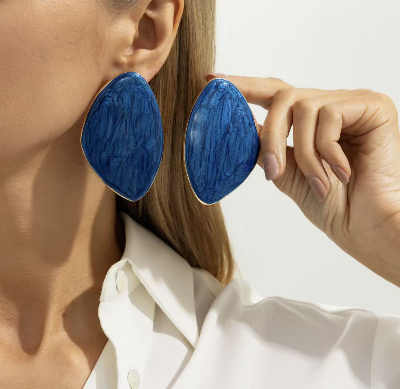 Resin Gemstone Retro Geometric Irregular Pleated Stud Earrings