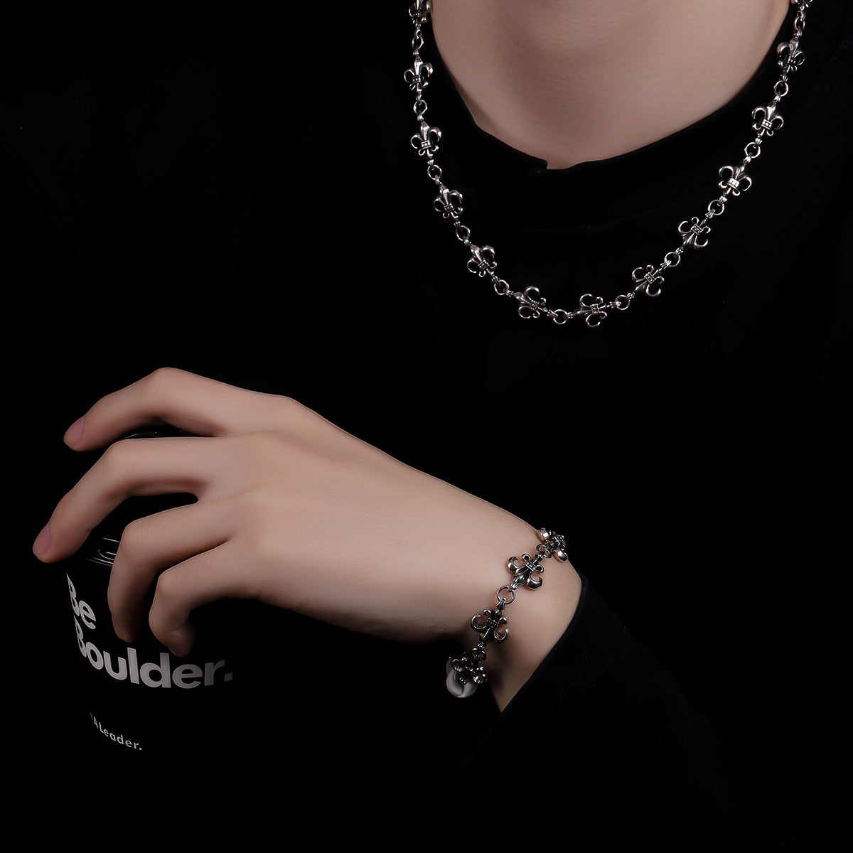 Men's Vintage Cross Fashion Trend Personality High-grade Clavicle Bracelet