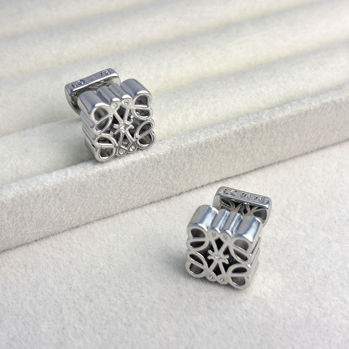 Sense Copper Hollow Three-dimensional Ear Light Luxury Minority Rings