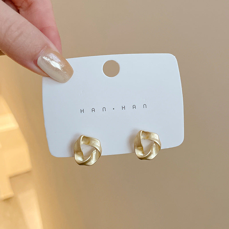 Light Luxury High-grade Female Fashion Retro Stud Earrings