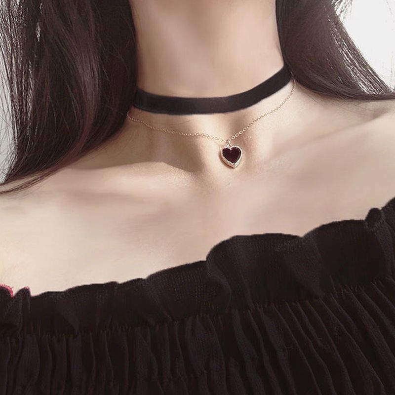 Christmas Red Retro Veet Sweet Personality Heart Clavicle Collar