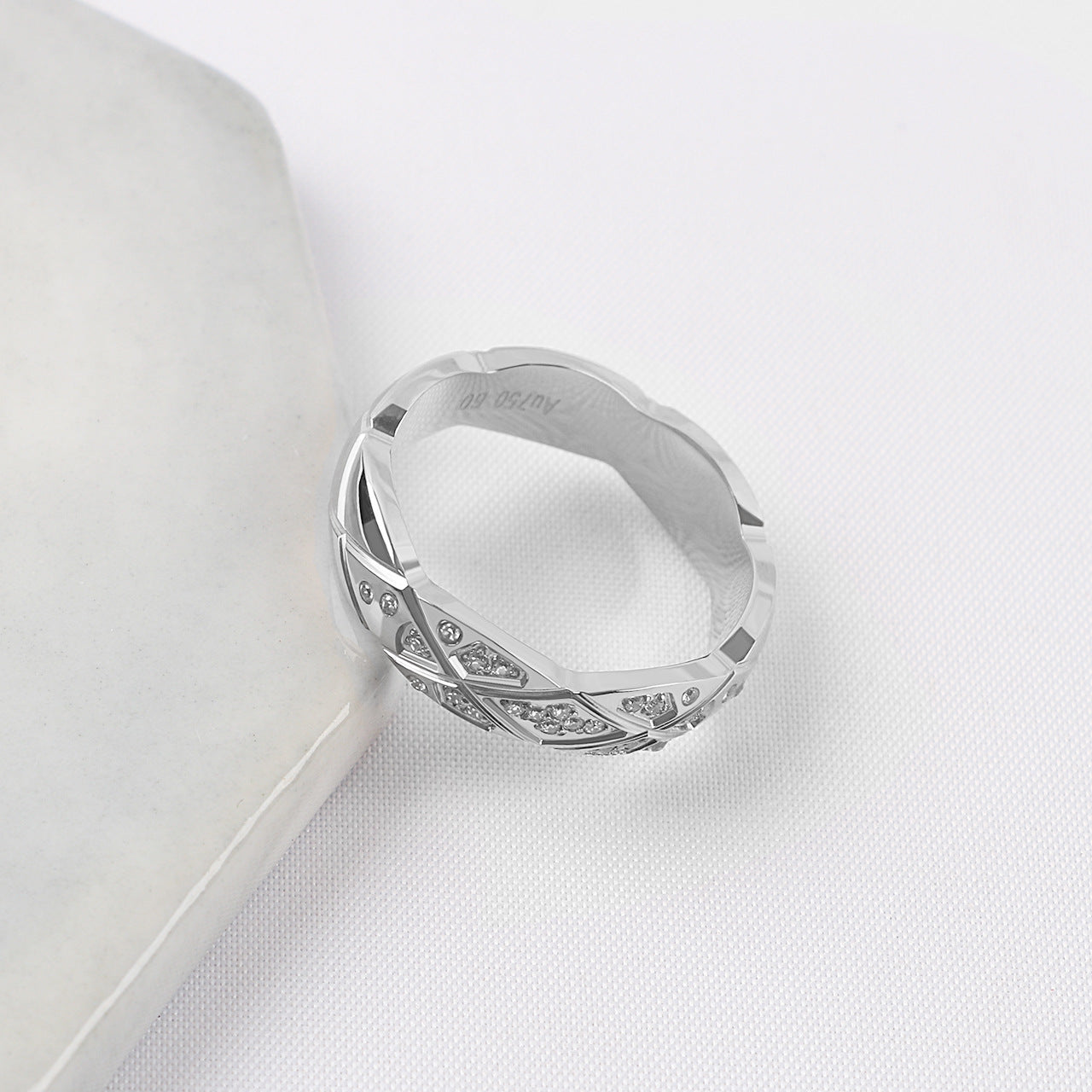 Diamond Plaid Gold Titanium Steel Couple One-hand Straight Hair Light Rings