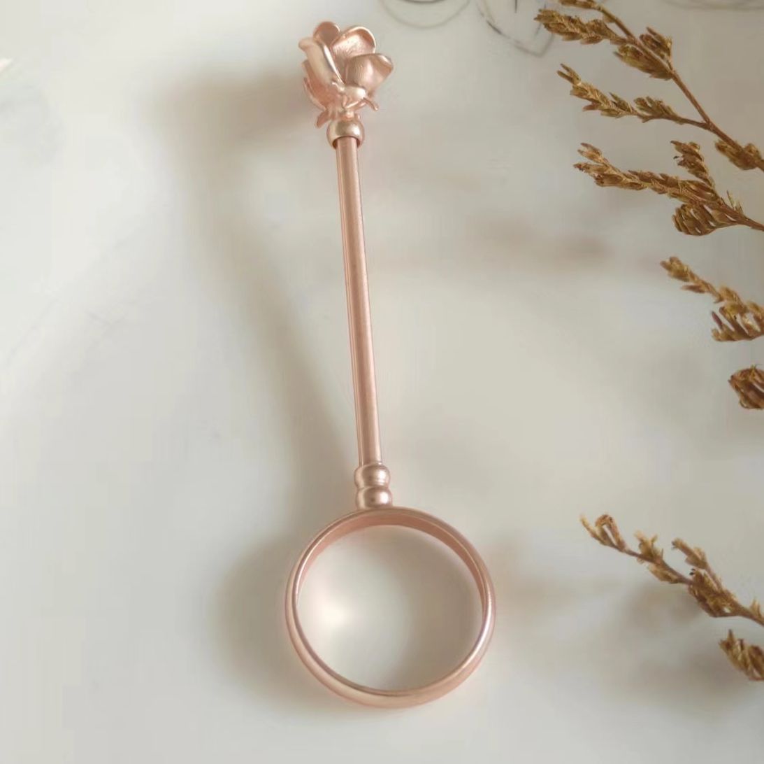 Women's & Men's Modern Style Shank Flower Rose Gold Rings