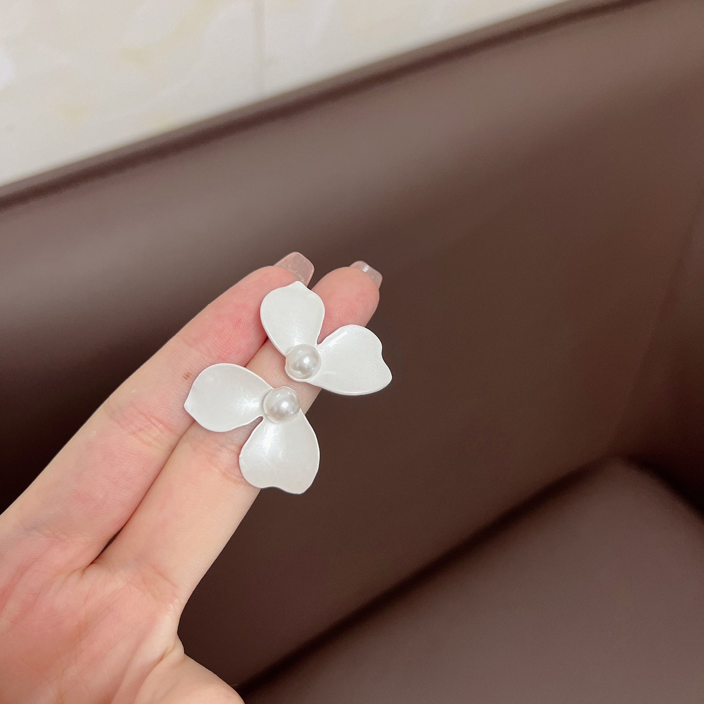 Women's Style Sweet Pearl Petal Fashion Design Light Luxury Earrings