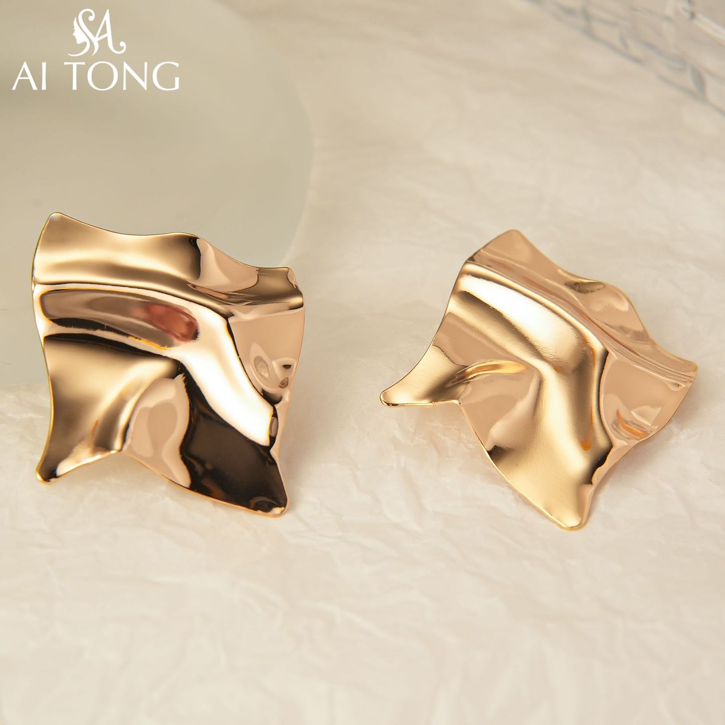 Decoration Design Pleated Light Luxury High-grade Ear Earrings