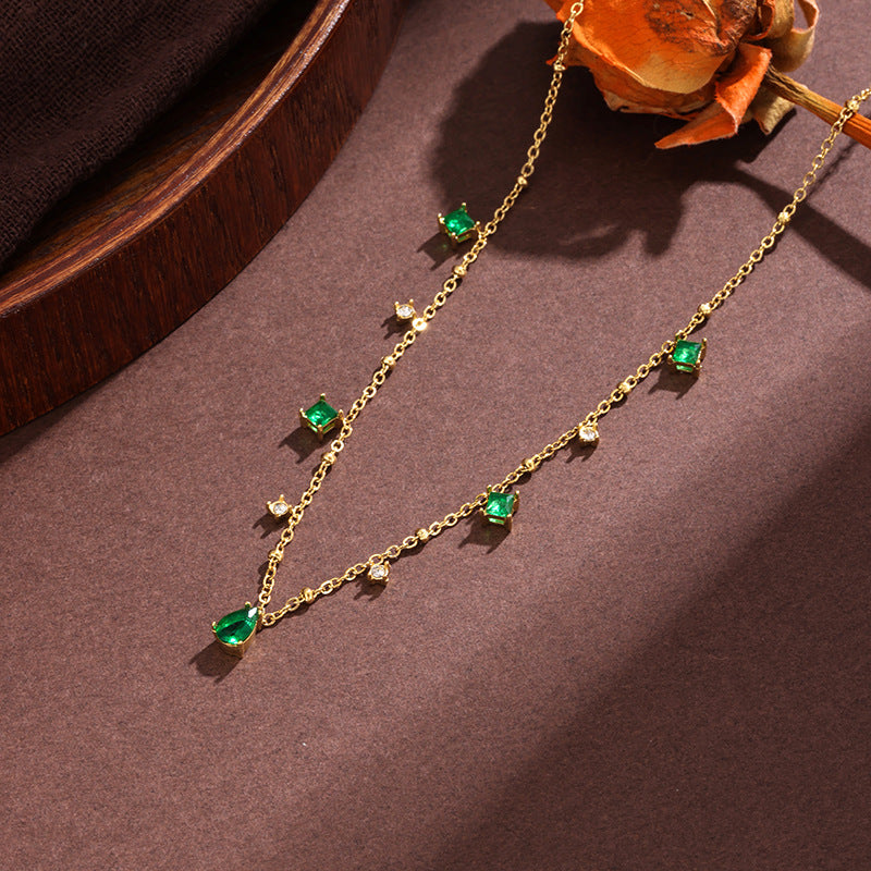Light Luxury Cold Style Golden Artistic Necklaces