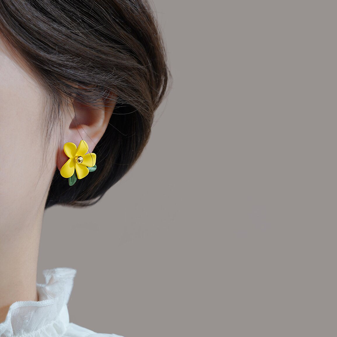 Yellow Unique Design Flower High-grade Retro French Niche Temperament Earrings