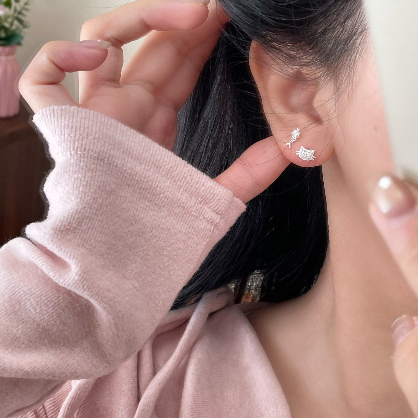 Cat Gentle Cute Ear Bone Carrot Fishbone Stud Earrings