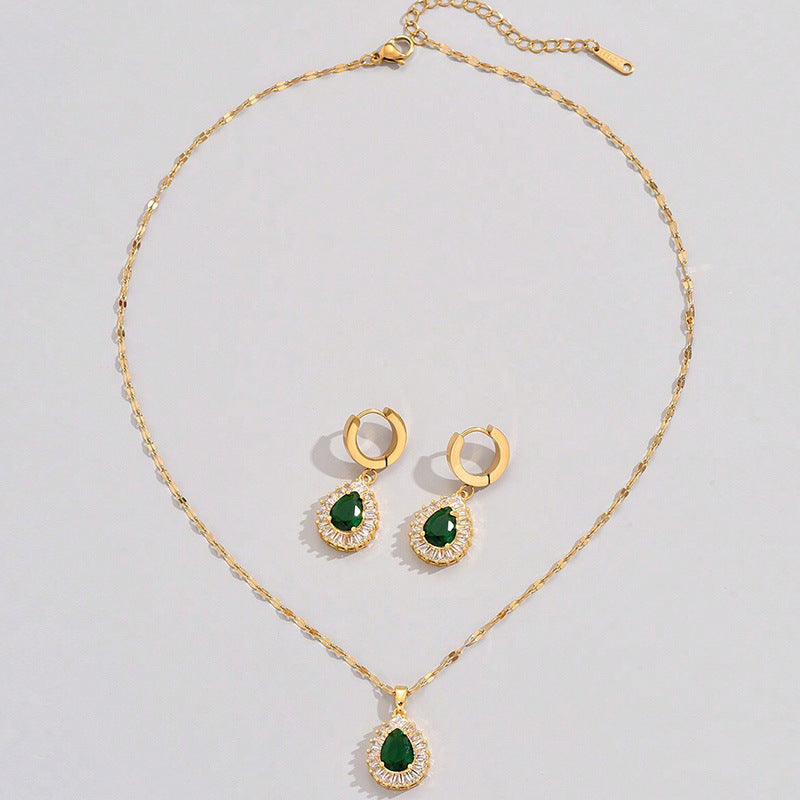 Women's Retro Style Emerald Fashionable Elegant White Necklace