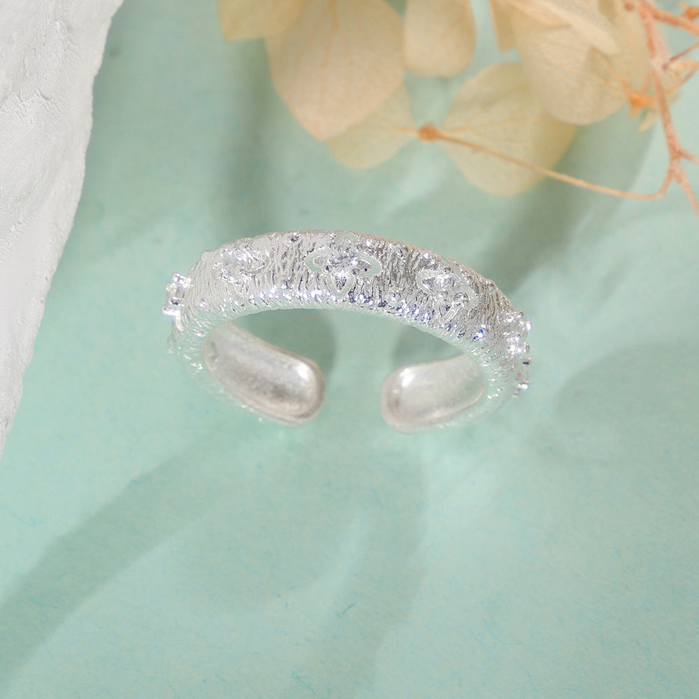 Women's Light Luxury Elegant Frosted Hollow Design Sier Brushed Flower Index Ring