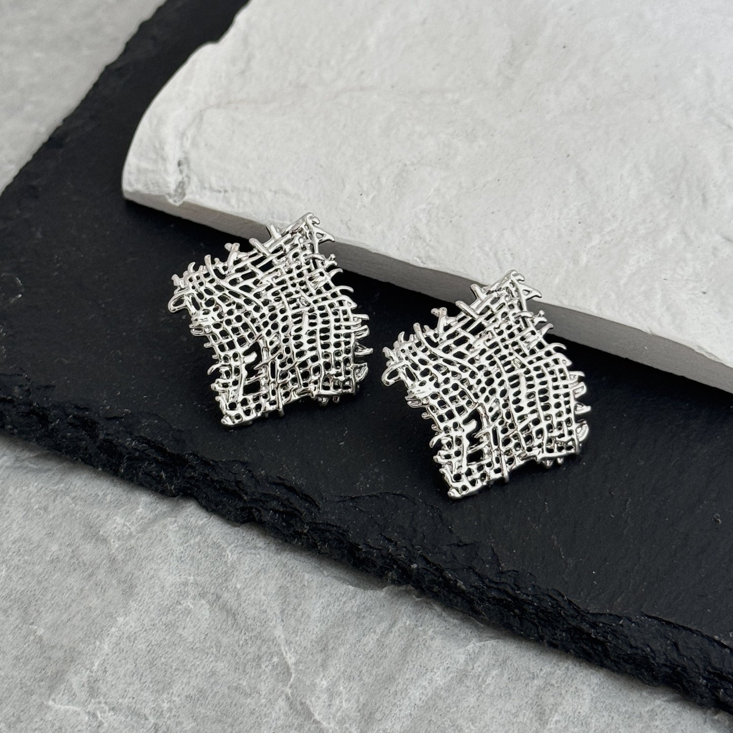 Women's Gold Rhombic Ear Fashionable Temperamental Modified Earrings