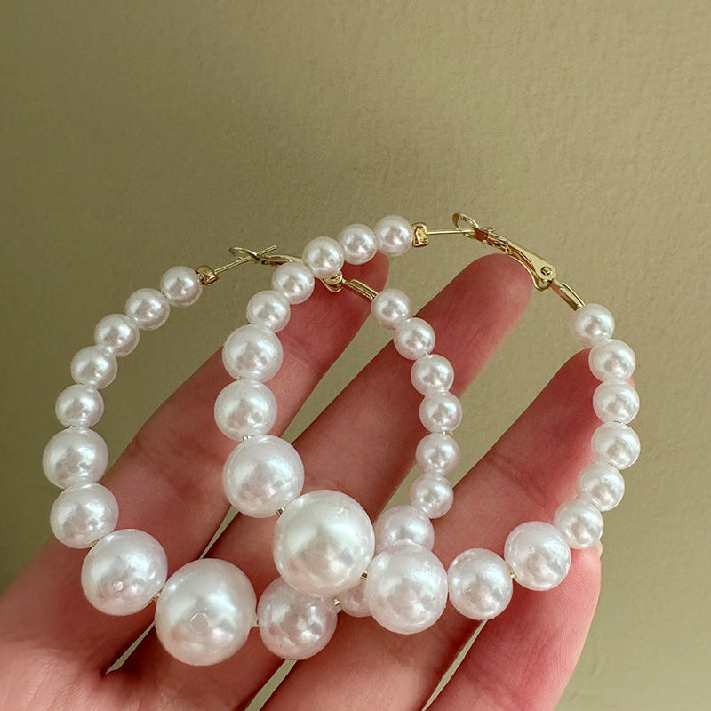 High Profile Generous Simple White Pearl Circle Earrings