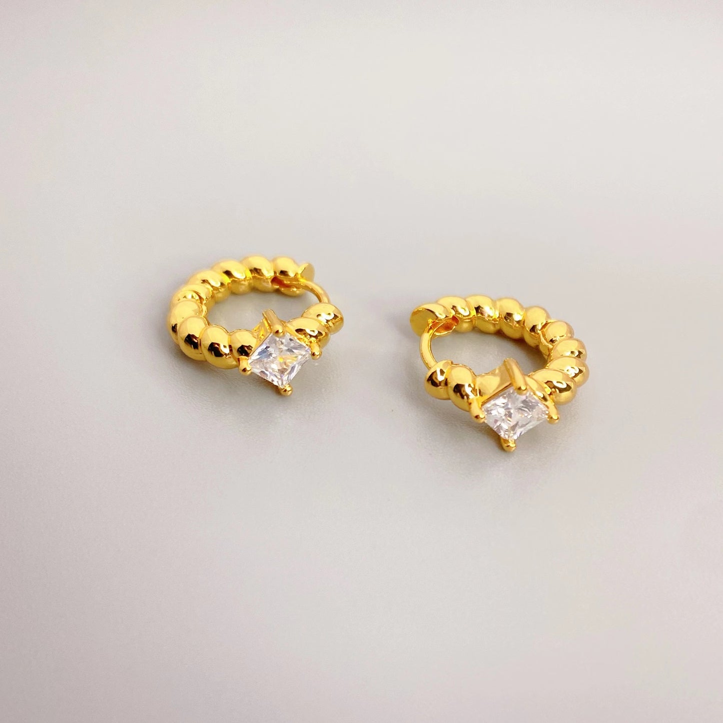 Inlaid Square Gem Trendy Female Spiral Rings
